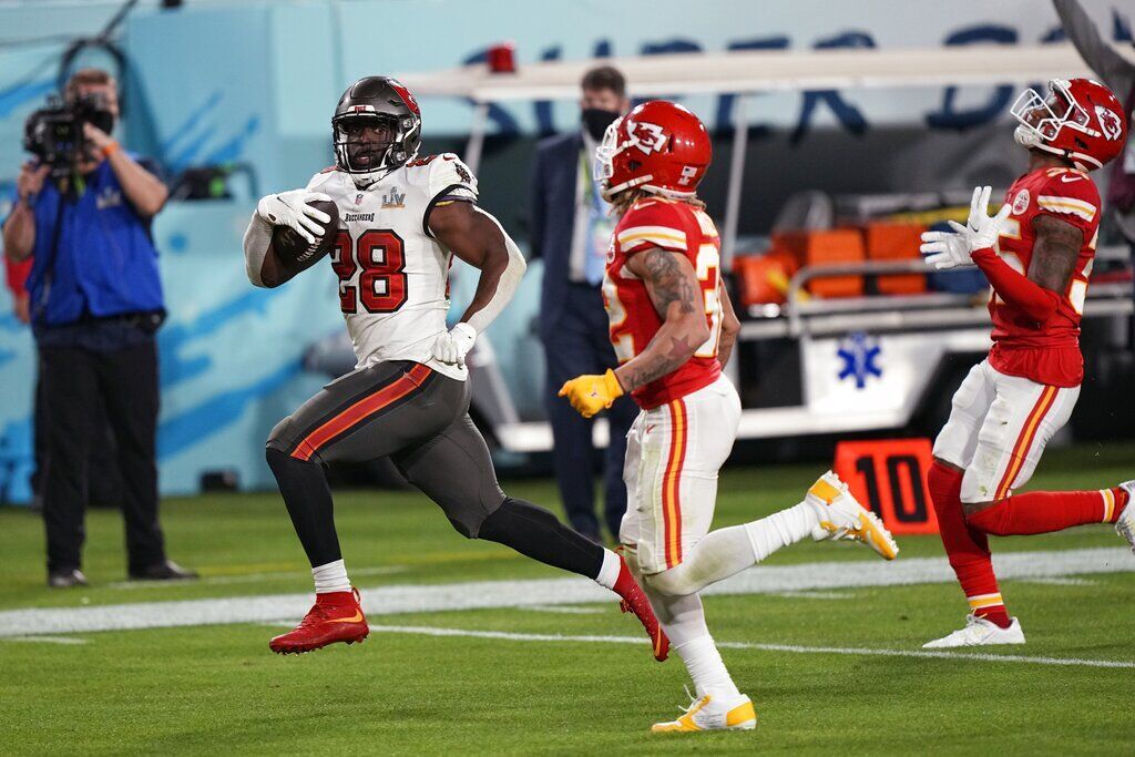 Chiefs Buccaneers Super Bowl Football
